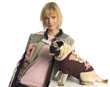 Frau mit Mops