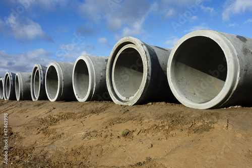 Photo: Tubes en béton Tubes en béton