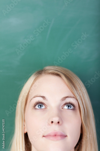 Photo: portrait vor der schultafel portrait vor der schultafel