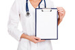 Foto: medical female doctor holding blank billboard isolated on white medical female doctor holding blank billboard isolated on white