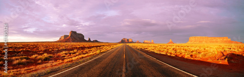 Photo: Route Américaine au crépuscule Route Américaine au crépuscule