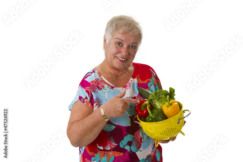 Photo: Seniorin mit frischem Gemuese Seniorin mit frischem Gemuese