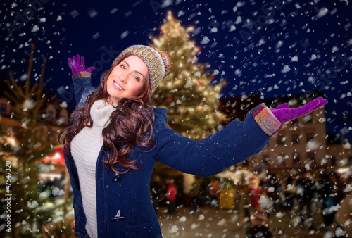 Photo: frau weihnachtsmarkt frau weihnachtsmarkt