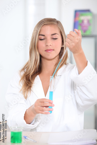 Photo: student in lab class student in lab class