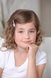 Foto: Portrait of young girl Portrait of young girl