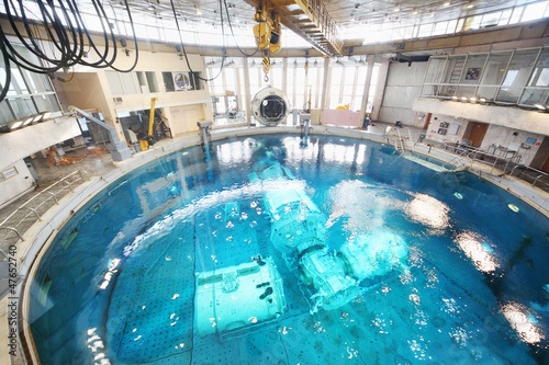 Photo: Underwater simulators in round pool Underwater simulators in round pool