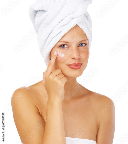 Photo: Taking care of her skin Taking care of her skin