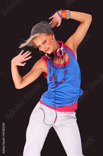 Photo: Letting her inhibitions go - Nightlife Letting her inhibitions go - Nightlife