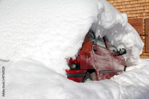 Photo: Eingeschneites Fahrzeug Eingeschneites Fahrzeug