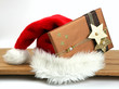 Photo : Weihnachtsmütze mit Geschenk Weihnachtsmütze mit Geschenk