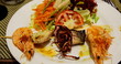 brochette de fruits de mer et salade