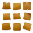 Photo: Petit morceau de papier maintenu par de l'adhésif coloré Petit morceau de papier maintenu par de l'adhésif coloré