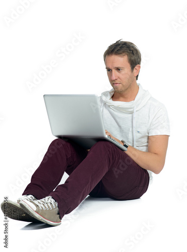 Photo: student arbeitet konzentriert am laptop student arbeitet konzentriert am laptop