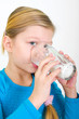 Photo: Mädchen beim Milch trinken Mädchen beim Milch trinken