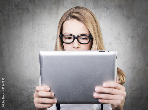 Photo: kind mit tablet kind mit tablet