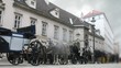 Video: Horse-driven carriage stands at Hofburg palace near with Horse-driven carriage stands at Hofburg palace near with