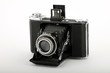 alte Rollfilmkamera mit Balgen freigestellt