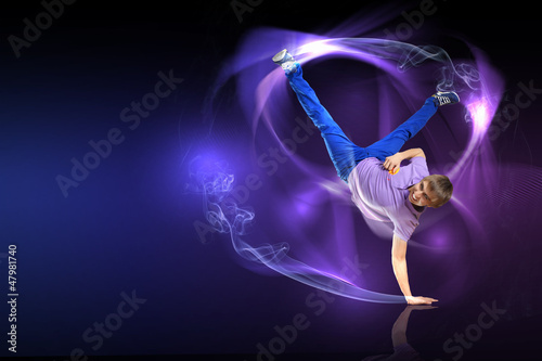 Photo: Modern style dancer Modern style dancer