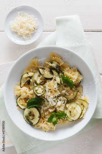 Photo: Eingelegte Zucchini mit glutenfreien Nudeln. Eingelegte Zucchini mit glutenfreien Nudeln.