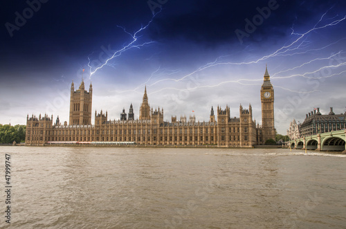 Photo: Houses of Parliament, Westminster Palace with Storm - London got Houses of Parliament, Westminster Palace with Storm - London got