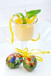 Limoncello-Creme im Glas zu Ostern