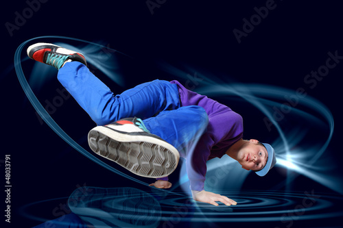 Photo: Modern style dancer Modern style dancer