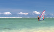 Planche à voile dans le lagon de Saint-Gilles
