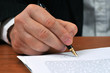 Photo: La signature d'un contrat La signature d'un contrat
