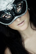 Frau mit Maske