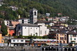 Ufer und Kirche von Brissago, am Lago Maggiore, Tessin, Schweiz