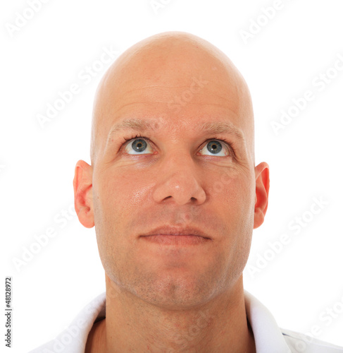 Photo: Attraktiver Mann schaut nach oben Attraktiver Mann schaut nach oben
