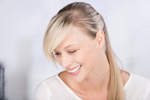 Photo: lachende blonde frau lachende blonde frau