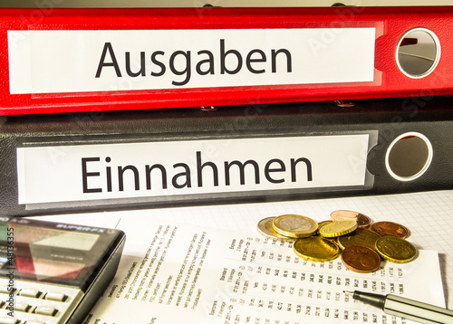 Photo: Einnahmen, Ausgaben Einnahmen, Ausgaben