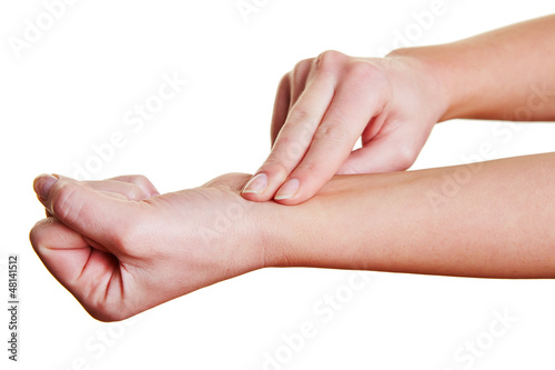 Photo: Finger messen Blutdruck Finger messen Blutdruck