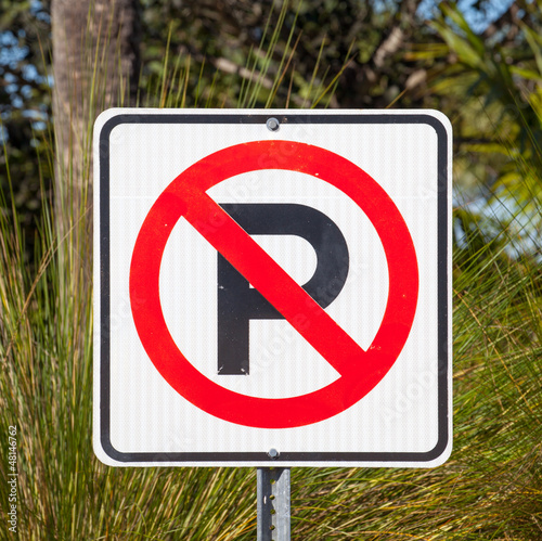 Photo: Parkverbot Schild USA I Parkverbot Schild USA I