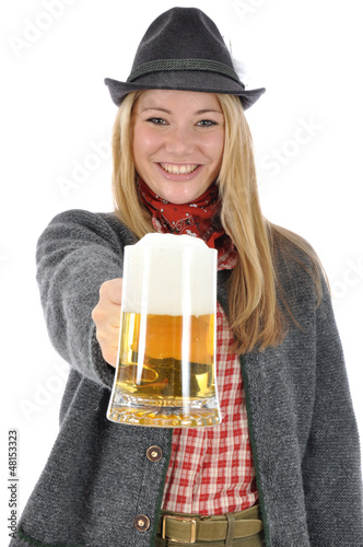 Photo: Junge Frau in bayrischer Kleidung Junge Frau in bayrischer Kleidung