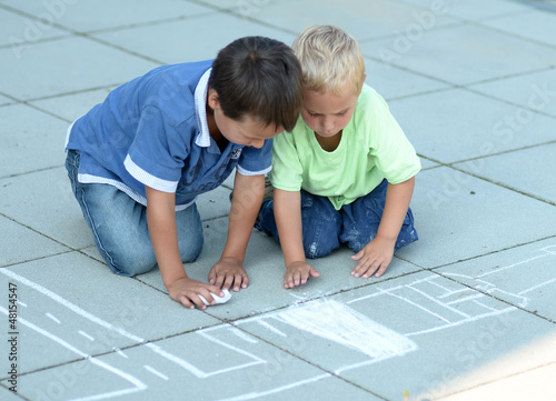 Photo: Auf der Strasse Spielen Auf der Strasse Spielen