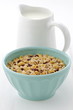 Foto: Delicious and healthy muesli with fresh milk Delicious and healthy muesli with fresh milk