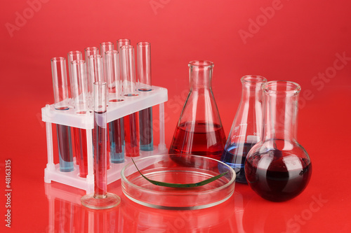 Photo: Test-tubes and green leaf tested in petri dish, Test-tubes and green leaf tested in petri dish,