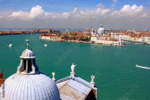 Photo: Vue aérienne de Venise et sa lagune - Italie Vue aérienne de Venise et sa lagune - Italie