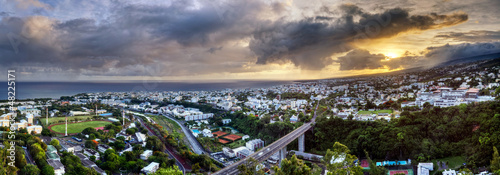 Photo: Ville de Saint-Denis à l'aube - La Réunion Ville de Saint-Denis à l'aube - La Réunion
