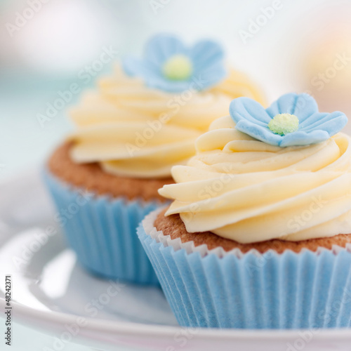 Photo: Flower cupcakes Flower cupcakes