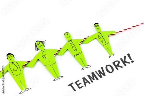 Photo: Zusammen an einem Strang ziehen - Businessgruppe aus Karton Zusammen an einem Strang ziehen - Businessgruppe aus Karton