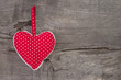 Rotes Herz mit Punkten - Ein Herz für die Liebe