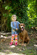 Mädchen mit Hund