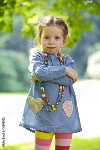 Photo: Mädchen im Garten Mädchen im Garten
