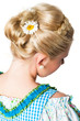 junge blonde Frau im Dirndl