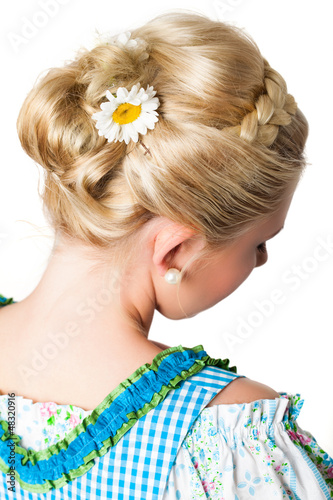 Photo: junge blonde Frau im Dirndl junge blonde Frau im Dirndl