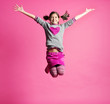 Photo: Fillette et saut Fillette et saut
