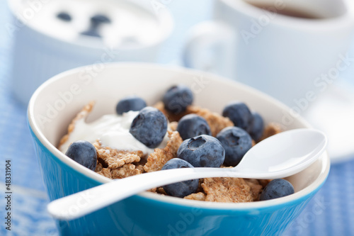 Photo: cornflakes with blueberry and yogurt cornflakes with blueberry and yogurt